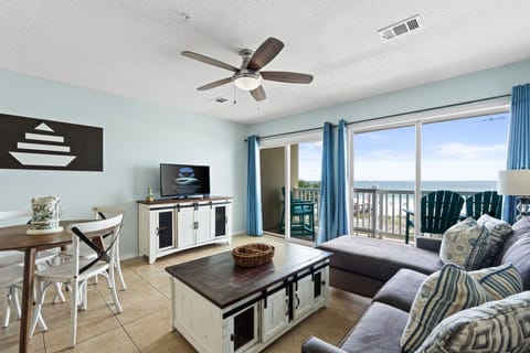 Living Area - Gulf Front - Balcony Access - Smart TV - Queen Sleeper Sofa - Linens Provided