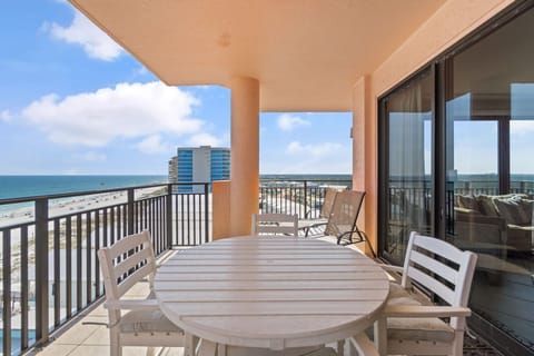 Welcome to Seachase 905W!