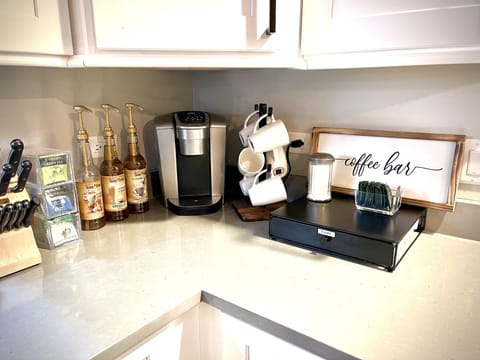Coffee bar with Keurig and standard coffee pot
