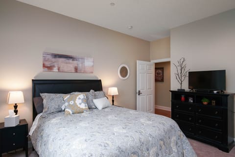 All bedrooms have comfortable beds and equestrian theme.