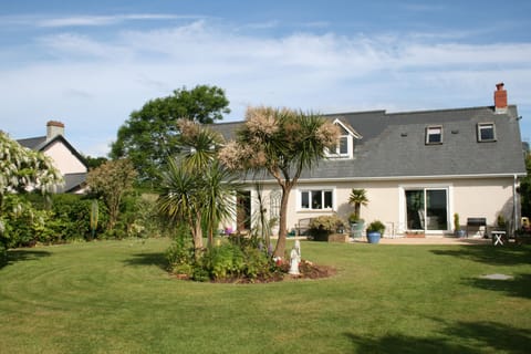 The view of the back of the house from the back garden