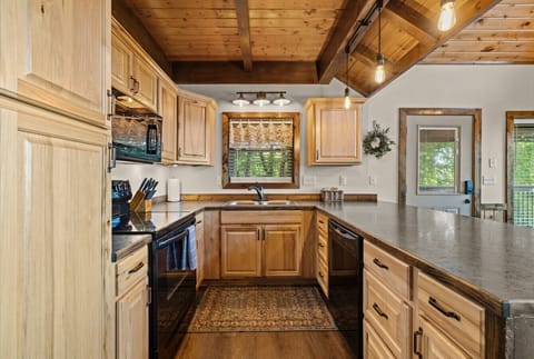 Fully stocked kitchen for all your cooking needs