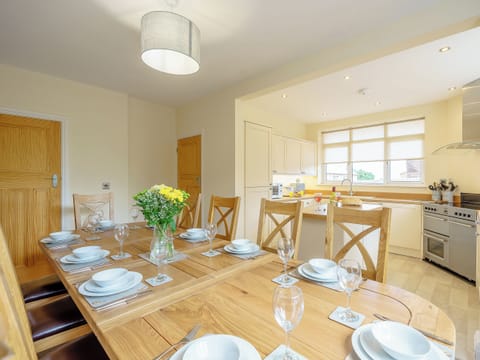 Kitchen/diner | Renchers Farmhouse, Crossway Green, near Stourport-on-Severn