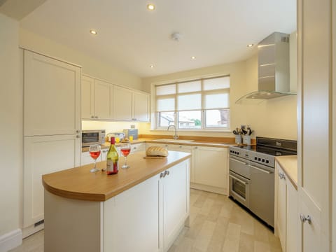 Kitchen | Renchers Farmhouse, Crossway Green, near Stourport-on-Severn