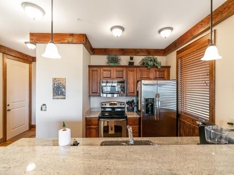 Kitchen--- Granite Counter-tops, Stainless Steel
