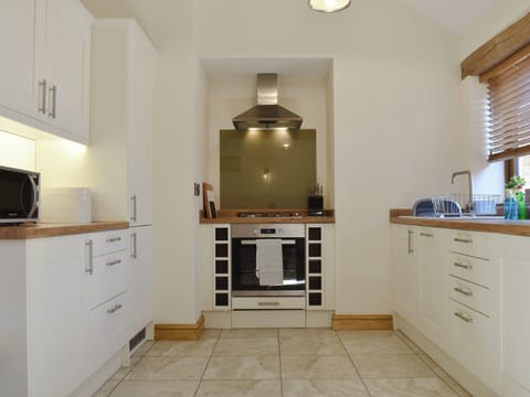 Well appointed kitchen | Little Allaston Farm Holidays - Lambing Shed - Little Allaston Farm, Lydney