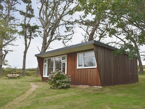 Delightful holiday home | Chalet 8 - Mount Hawke Holiday Bungalows, Mount Hawke, near Redruth