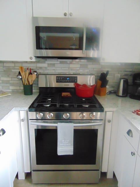 Brand new Samsung propane stove for your cooking plesaures