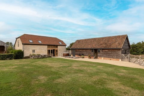 High Barn & Little Barn - StayCotswold