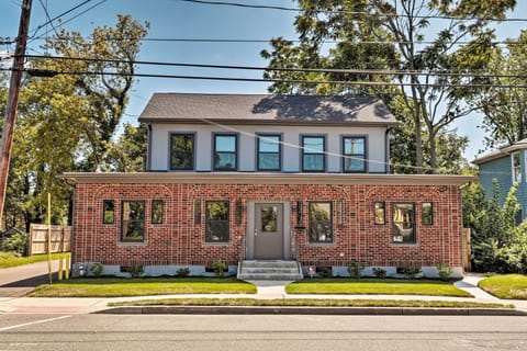 Red Bank Vacation Rental | 8BR | 6.5BA | Stairs Required | 4,731 Sq Ft
