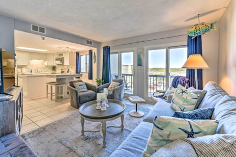 Living Room | Free WiFi | Sleeper Sofa