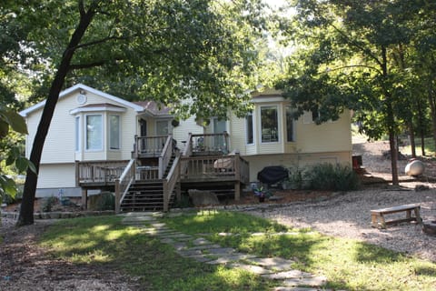 two levels of nice decks along with plenty of seating