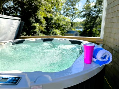 5 person hot tub