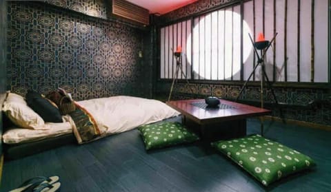 Samurai House Available on 8 guest