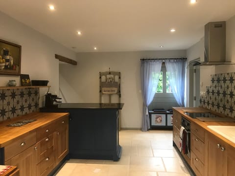 Large Fully equipped kitchen