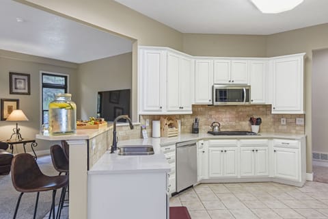 Spacious kitchen - comfortable to have many loved ones help meal prep & cook!