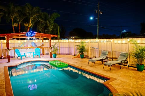 Tiki/pool area