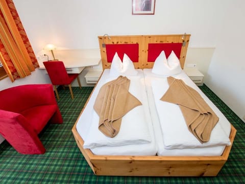 Double room with north-facing balcony - Almhotel Fichtenheim House in Carinthia, Austria