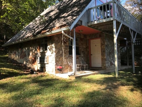 Nice patio for relaxing.