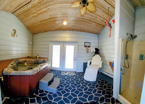 Spa room, single shower, facial/massage chair/table, hot tub for 2, heated