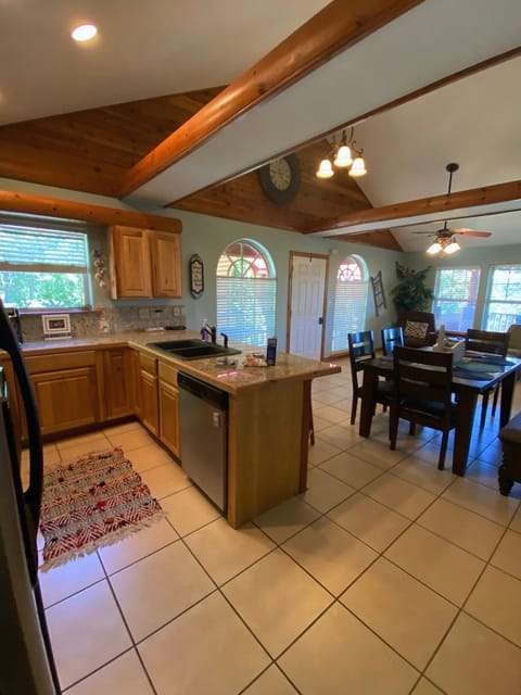 kitchen/dining