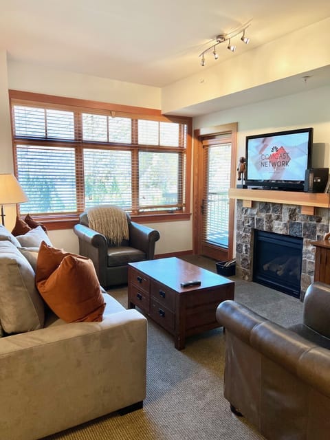 Open living room, dining area and kitchen
