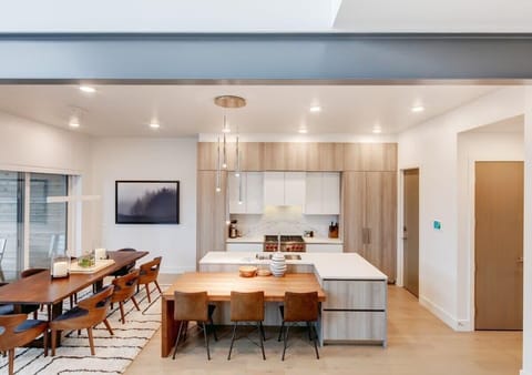 Main Level - Kitchen / Dining