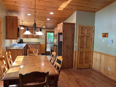 Spacious dining and kitchen. Additional chairs & children seats available.