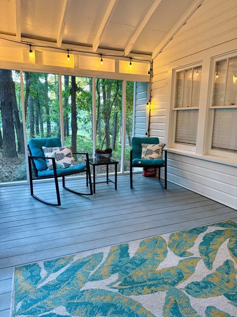 Screened in front porch