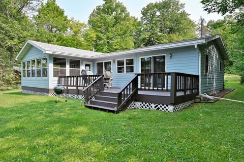 Lakeside vacation home with stunning views of Lake Namakagon