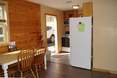 Total square footage in the Cabin is approximately 525 square feet.