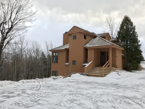 Our home in the snow, located at the end of the road, plenty of parking