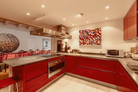 Fully equipped kitchen