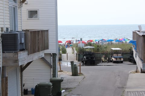 Just 70 steps to the beach!