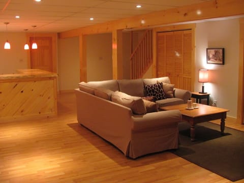 Basement - includes LCD TV home theatre