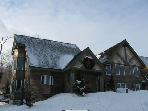 3 BR townhouse in a great location!