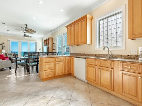 Wits End, West, Kitchen