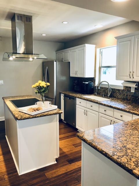 Clean Organized Kitchen 