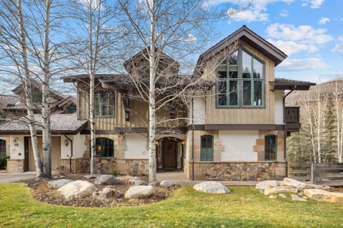 Grand Hyatt|Elite Traveler's Haven: Spacious Vail Home House in Vail