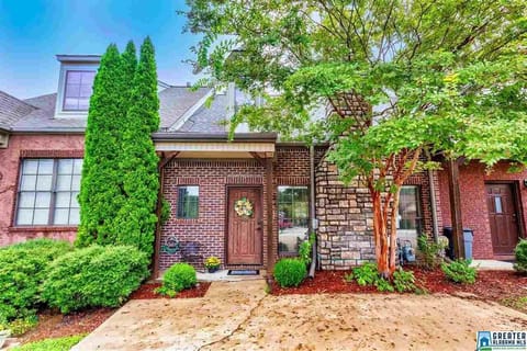 Spacious parking close to front door