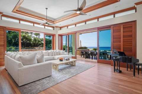 1708112985838-1007-1