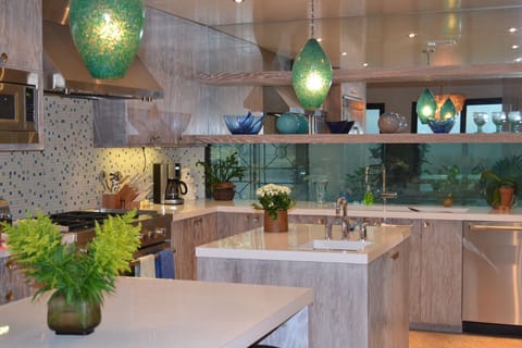 Kitchen with window to front courtyard
Lots of counter space. 

