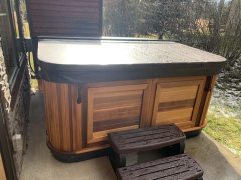 Brand new 6 person hot tub