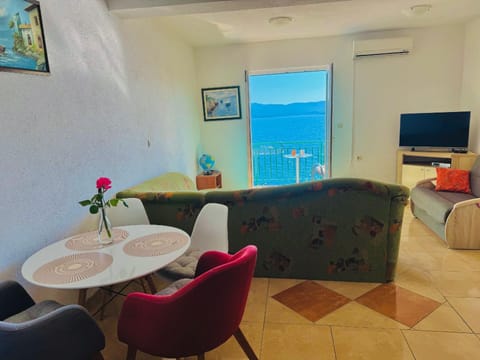 Living room exit to terrace 2 sofa sleeping beds