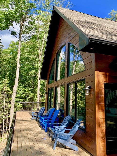 Large lake view deck 