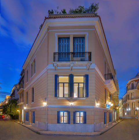 Art Pantheon Townhouse!