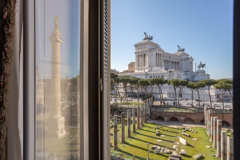 Unique views of Ancient Rome and of the iconic Vittoriano, an unmatched location