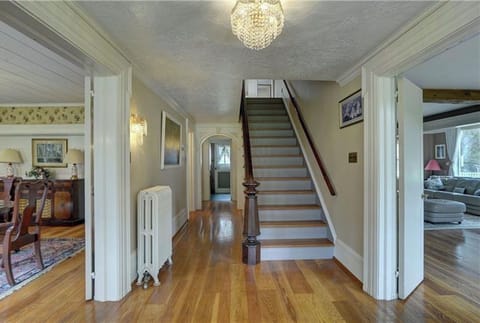 Main Entrance View (Living on the right and dinning room on the left)