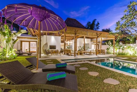 Private Pool and lounging area 