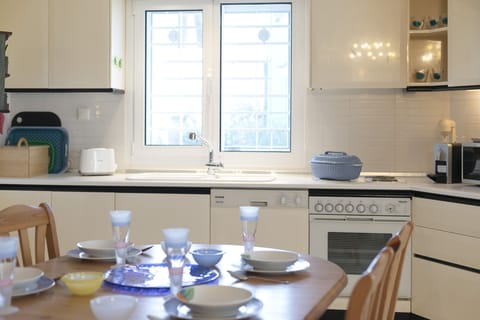 Kitchen 1/ Dinning Room 1